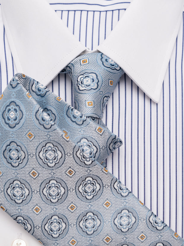 Tie with medallion in blue