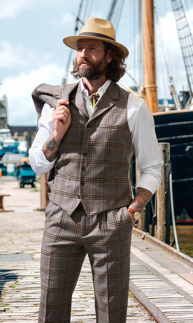 Classic tweed suit in 3-button lovat tweed