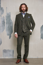 Classic tweed suit in 3-button lovat tweed