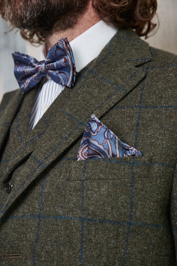 Classic tweed suit in 3-button lovat tweed