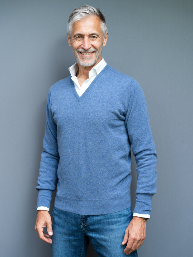 Cashmere Sweater (2-ply) with V-neck in modern colours