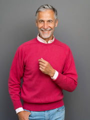 Cashmere sweater (3-ply) with C-neck in modern colours