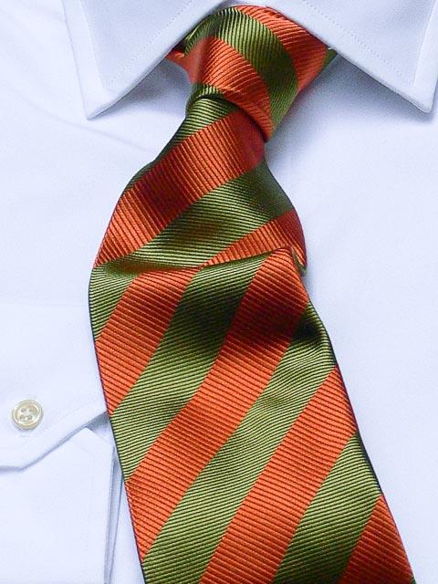 Krawatte: Krawatte mit Clubstreifen in grün/orange | John Crocket – Fine British Clothing
